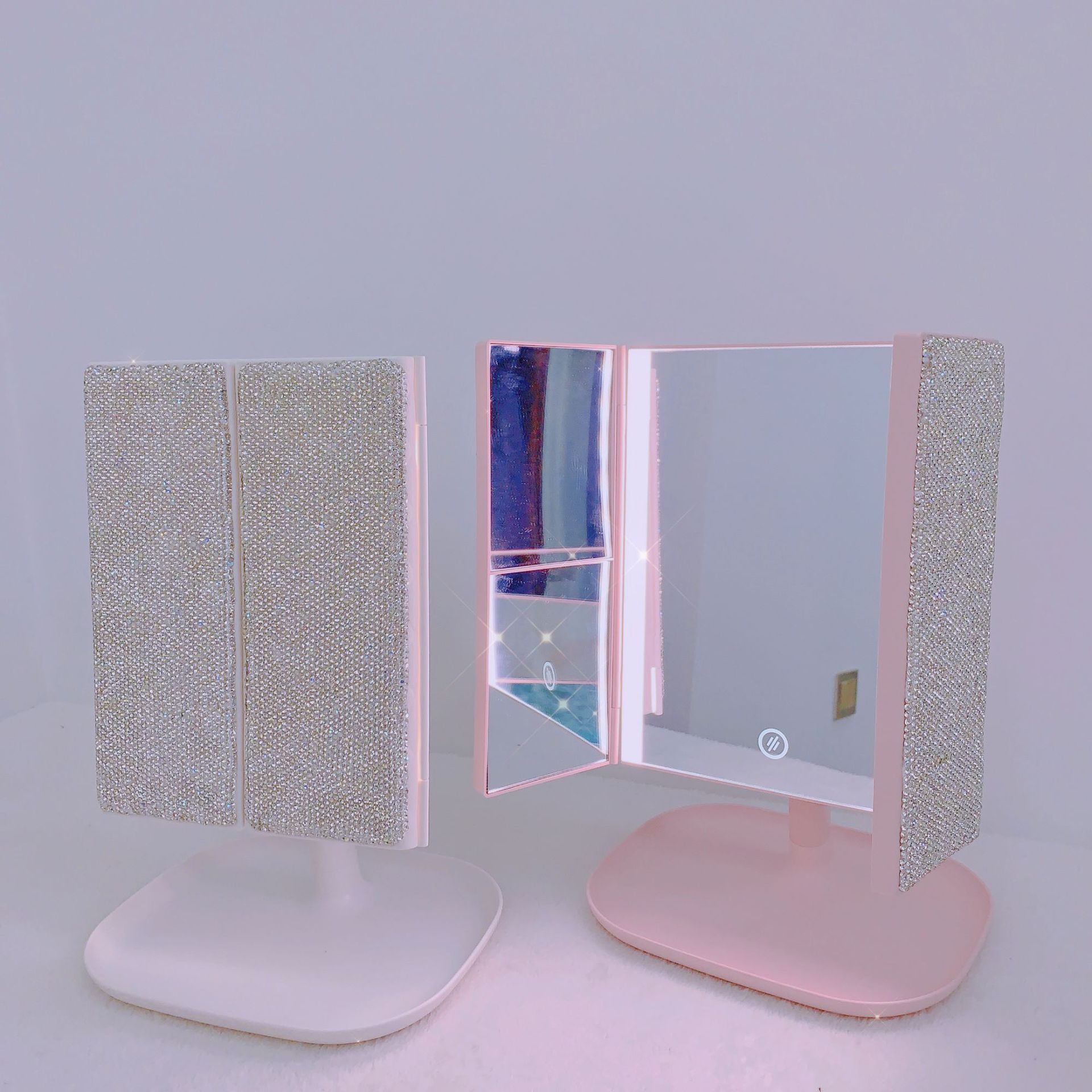 Trifold LED Makeup Mirror Beau - огляд і ціна Beauty Forever Makeup